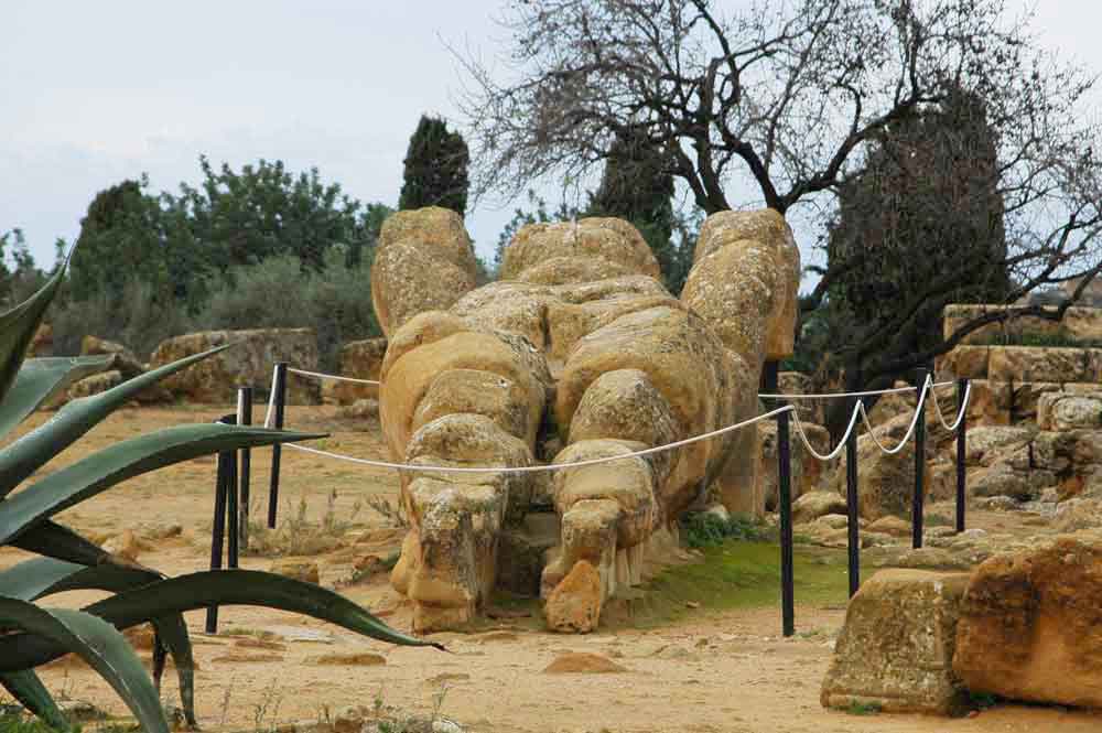 11 - Italia - Sicilia - Agrigento - valle de los templos - estatua